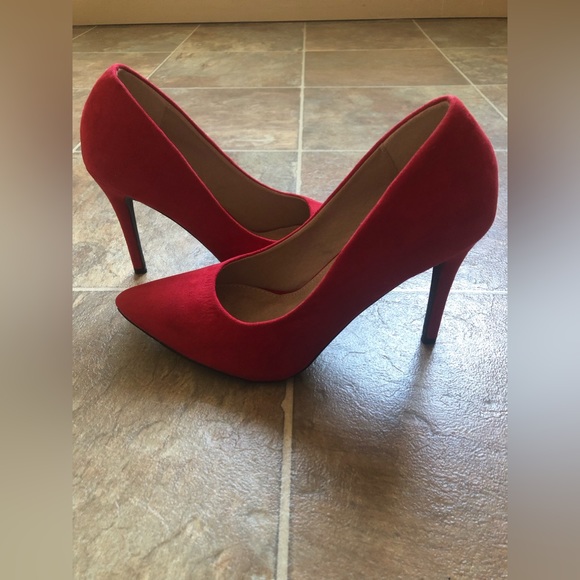 FAUX SUEDE HIGH HEEL PUMPS SIZE: 9.0 - Picture 6 of 6